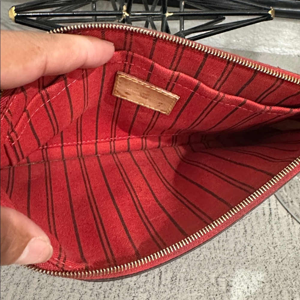 Louis Vuitton Monogram Pouch / Wristlet - Picture 4 of 7